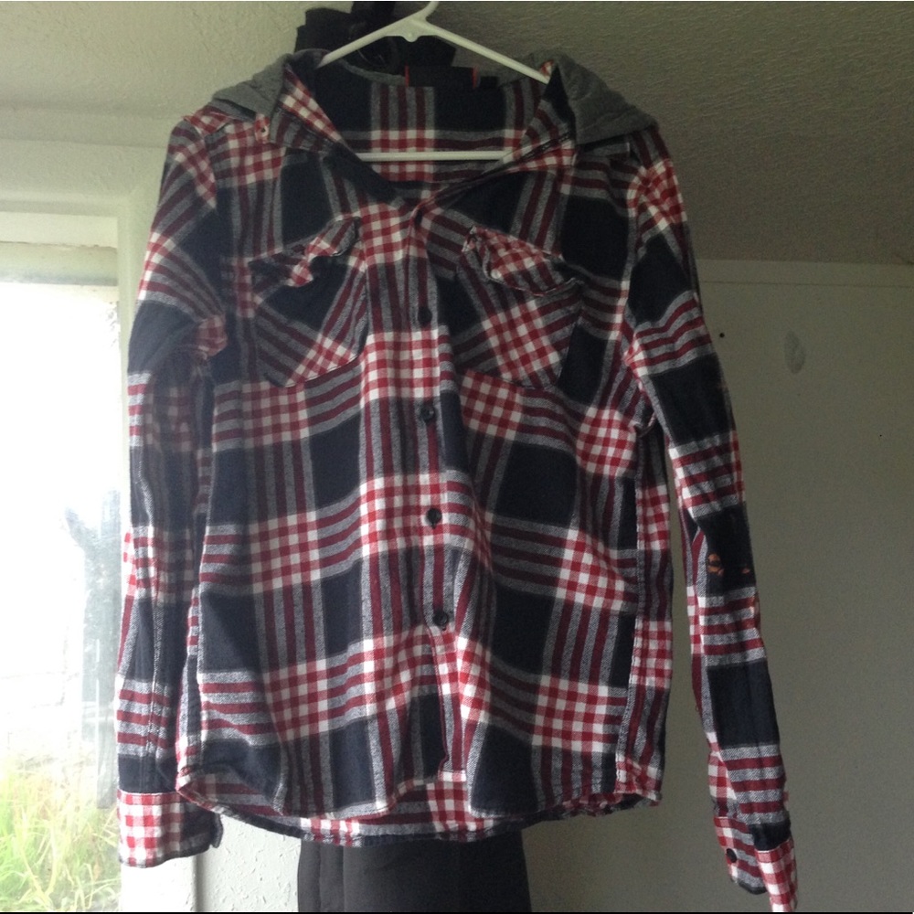 🔴 Fission Strips Button Down Tee Shirt Top L GUC